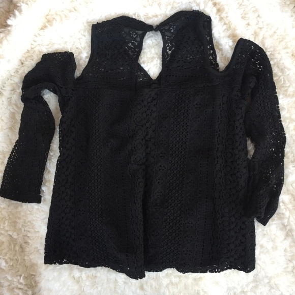 Hollister Black Lace Open Shoulder Top - Picture 4 of 4